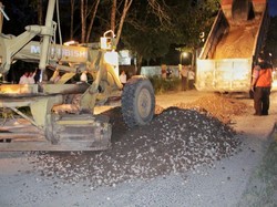 Perbaikan Jalan TKP Model Mandi Lumpur atas Perintah Presiden