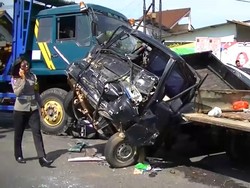 Ringsek! 5 Mobil dan 1 Motor Tabrakan Beruntun di Bangka