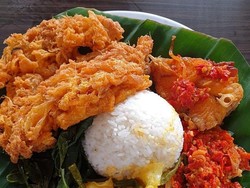 Lamak Bana! Ada Nasi Kapau Gulai Tambusu dan Tunjang di Sini