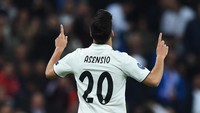 Barcelona hampir mendapatkan Marco Asensio, bahkan si pemain sudah mencari-cari rumah di sana. Akan tetapi kesepakatan batal terjalin, Madrid mengambil kesempatan dan Asensio menerimanya. (Foto: Denis Doyle/Getty Images)