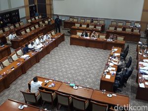 Menkum-Komisi III Setujui Proses Naturalisasi Pesepakbola Godstime Ouseloka