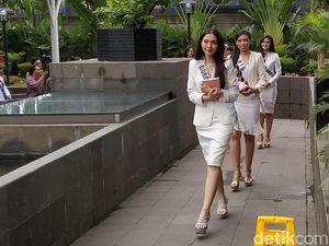 Berbusana Serba Putih, 39 Finalis Puteri Indonesia Datangi KPK