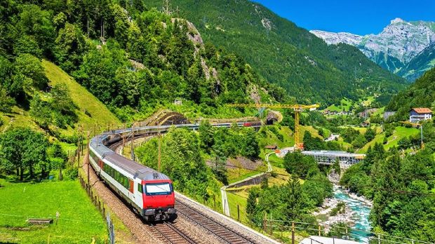 7 Bukti Swiss Punya Rute Kereta Paling Mengagumkan