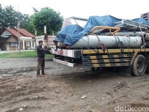 Warga Rembang Tewas Tergencet Bak Truk