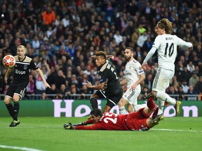 Foto: Liburannya David Neres, Bintang Ajax yang Hancurkan Madrid