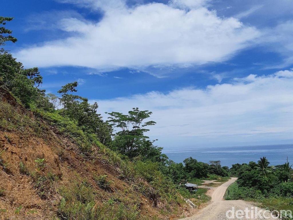 Pakai APBD, Tambrauw Belah Gunung untuk Bangun Akses Wisata Pakai APBD, Tambrauw Belah Gunung untuk Bangun Akses Wisata