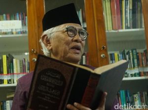 Ulama Diseret ke Politik, Gus Mus: Ulama Menurut Siapa?
