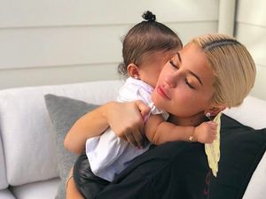 Mama Muda Kylie Jenner, Usia 21 Tahun Sudah Jadi Miliuner Mama Muda Kylie Jenner, Usia 21 Tahun Sudah Jadi Miliuner