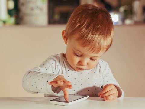 Cegah Kecanduan Gadget, Anak Sekolah di Bandung Disuruh Pelihara Ayam