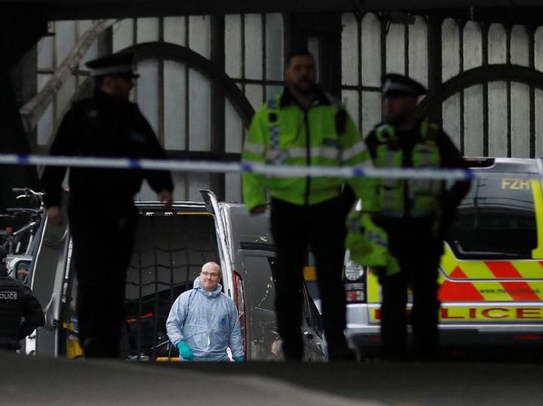 Teror Bom di London, Polisi Antiteror Siaga
