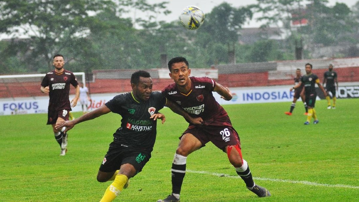 PSM Makassar sudah kesulitan lawan Kalteng Putra sejak menit pertama. (Foto: Anis Efizudin/Antara)