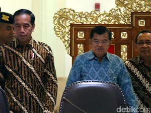 Video: APBN Defisit, Jokowi Minta Menteri Pangkas Belanja Barang Video: APBN Defisit, Jokowi Minta Menteri Pangkas Belanja Barang