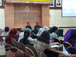 Tak Lagi Jadi Gubernur, Pakdhe Karwo Ngaku Enjoy Jadi Dosen