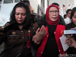 Alasan Lengkap Hakim Tolak Eksepsi Ratna Sarumpaet