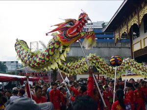 Naga Beraksi