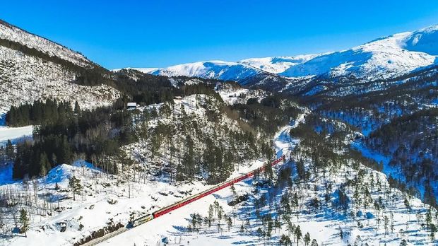 7 Perjalanan Kereta Terindah di Swiss