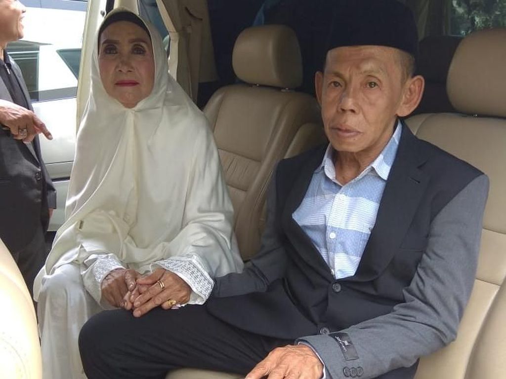 Saat Kakek Perjaka Nikahi Nenek Perawan di Makassar Saat Kakek Perjaka Nikahi Nenek Perawan di Makassar