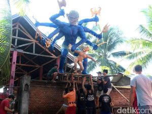 Foto: Membuat Ogoh-ogoh Tak Semudah yang Terlihat Foto: Membuat Ogoh-ogoh Tak Semudah yang Terlihat