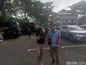 6 Jaksa Disiapkan Kawal Kasus 2 Muncikari Vanessa Angel 6 Jaksa Disiapkan Kawal Kasus 2 Muncikari Vanessa Angel