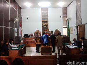 Sidang Gugatan Rp 1 T Terkait Dugaan Pencabulan Eks Dewas BPJS-TK Ditunda Sidang Gugatan Rp 1 T Terkait Dugaan Pencabulan Eks Dewas BPJS-TK Ditunda