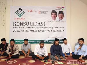 Redam Fitnah, Solidaritas Ulama Muda Jokowi Ziarah ke Pendiri NU Redam Fitnah, Solidaritas Ulama Muda Jokowi Ziarah ke Pendiri NU