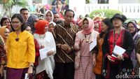 Jokowi Cerita Perjuangan Sang Ibu pada Perempuan Arus Bawah