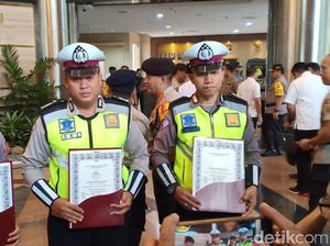 Harumkan Nama Polri, Polda Metro Beri Penghargaan ke Sani Rizki-Bripka Oky Harumkan Nama Polri, Polda Metro Beri Penghargaan ke Sani Rizki-Bripka Oky