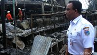 Tinjau Lokasi Kebakaran Pasar Blok A, Anies Janji Membantu