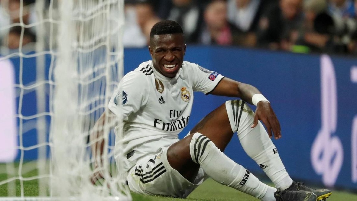 Vinicius Jr cedera saat Real Madrid dikalahkan Ajax Amsterdam (Susana Vera/REUTERS)