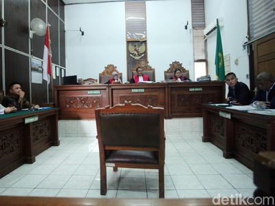RA Hadiri Sidang Gugatan Rp 1 T Terkait Pelecehan Seksual