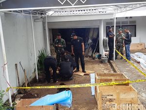 Penanganan Puluhan Mortir di Dago Bandung Diambil Alih TNI Penanganan Puluhan Mortir di Dago Bandung Diambil Alih TNI