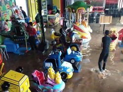 Banjir di Kabupaten Bandung, Rumah dan Arena Bermain Terendam