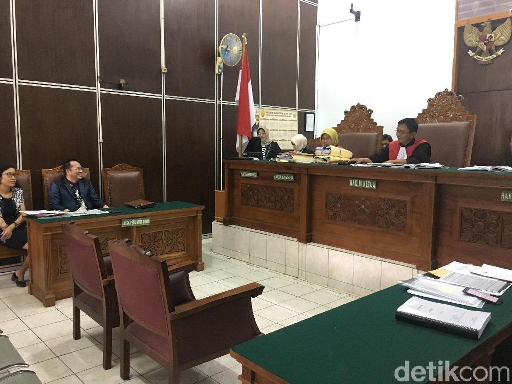 Lagi dan Lagi, PN Jaksel Tunda Sidang Gugatan Pada Facebook Lagi dan Lagi, PN Jaksel Tunda Sidang Gugatan Pada Facebook