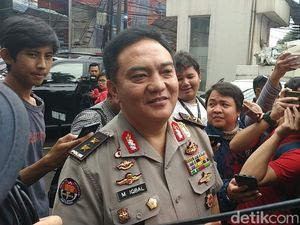 Kadiv Humas Mabes Polri Raih Penghargaan Tokoh Nasional PWI Jatim Kadiv Humas Mabes Polri Raih Penghargaan Tokoh Nasional PWI Jatim
