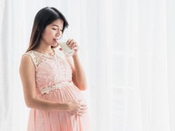Mual Muntah, Jangan Cuma Minum Susu di Awal Kehamilan Ya