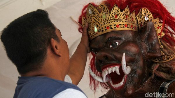 Mengintip Proses Pembuatan Ogoh-ogoh untuk Hari Raya Nyepi