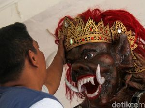 Mengintip Proses Pembuatan Ogoh-ogoh untuk Hari Raya Nyepi Mengintip Proses Pembuatan Ogoh-ogoh untuk Hari Raya Nyepi