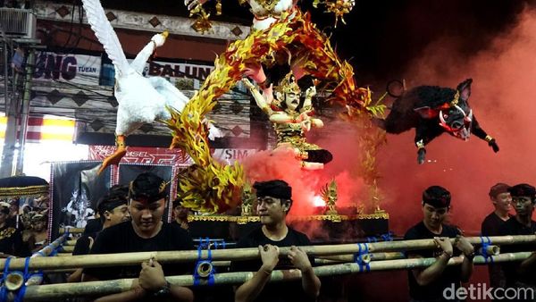 Wow, Pawai Ogoh-ogoh di Bali Meriah Banget