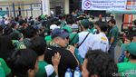 Duh, Bonek Jebol Pagar Besi di Stadion Si Jalak Harupat