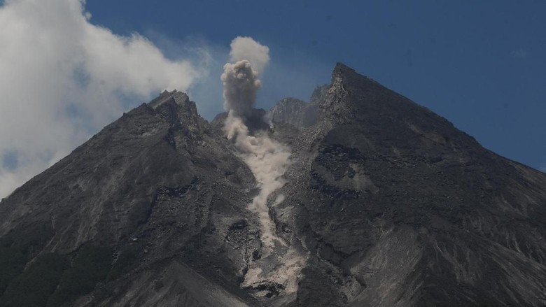 Hari Ini, Merapi 2 Kali Luncurkan Awan Panas