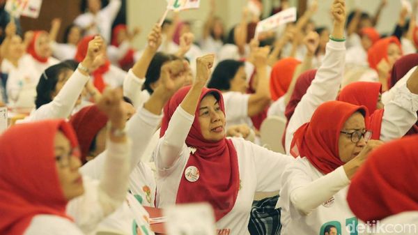 Dukungan Istri Pensiunan TNI AL untuk Jokowi-Maruf