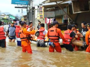 Banjir Kabupaten Bandung, Pemuda Tewas Mengambang Dalam Rumah