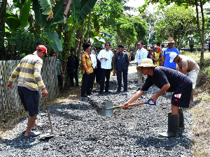 Mulus Jalannya, Bahagia Rakyatnya