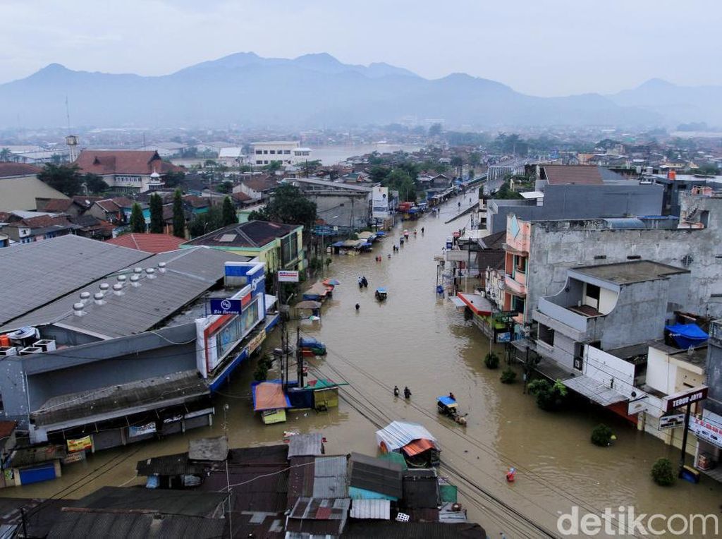 Pemkab Bandung Tetapkan Status Tanggap Darurat Banjir Pemkab Bandung Tetapkan Status Tanggap Darurat Banjir