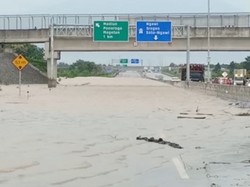 Ruas Tol Madiun Terendam Banjir Setinggi Nyaris Satu Meter