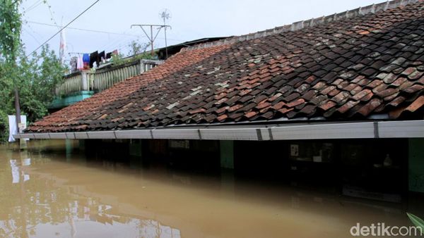 Banjir di Kabupaten Bandung Mencapai Atap Rumah