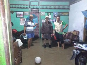 8 Desa di Rembang Terendam Banjir 8 Desa di Rembang Terendam Banjir
