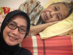 Nenek Meninggal Dunia, Desy Ratnasari Temani Hingga Berpulang
