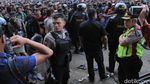 Duh, Bonek Jebol Pagar Besi di Stadion Si Jalak Harupat