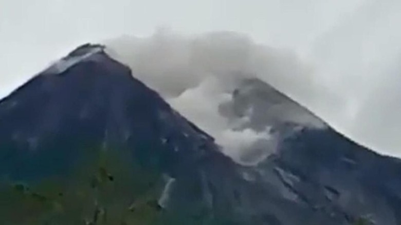 Merapi Luncurkan Awan Panas Guguran Pagi Ini, Jarak Luncur 1,5 Km